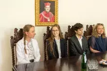 Wręczenie dyplomów w konkursie podcastów zorganizowanym dla studentów Wydziału Historycznego i Wydziału Filologicznego UG