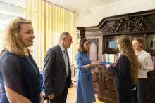 Wręczenie dyplomów w konkursie podcastów zorganizowanym dla studentów Wydziału Historycznego i Wydziału Filologicznego UG