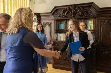 Wręczenie dyplomów w konkursie podcastów zorganizowanym dla studentów Wydziału Historycznego i Wydziału Filologicznego UG