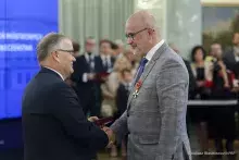dr hab. Grzegorz Berendt, prof. UG odznaczony Krzyżem Oficerskim Orderu Odrodzenia Polski 