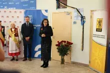 Prezydent Gdańska Aleksandra Dulkiewicz podczas uroczystego nadania imienia Profesora Jerzego Sampa jednej z auli w budynku Wydziału Filologicznego i Wydziału Historycznego Uniwersytetu Gdańskiego 