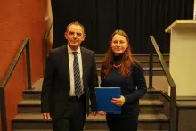 Wręczenie nagród jubileuszowych - Dziekan Wydziału Historycznego dr hab. Arkadiusz Janicki, prof. UG i dr hab. Katarzyna Mirgos, prof. UG