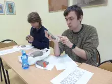 Studenckie Koło Naukowe Archeologii Śródziemnomorskiej UG podczas warsztatów pisma klinowego