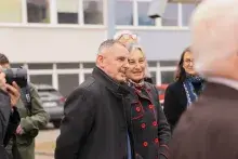 Święto Uniwersytetu Gdańskiego 2026 - zawieszenie flagi kaszubskiej na budynku Wydziału Historycznego