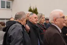 Święto Uniwersytetu Gdańskiego 2026 - zawieszenie flagi kaszubskiej na budynku Wydziału Historycznego