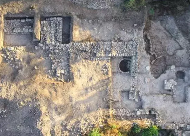 Stanowisko archeologiczne Tel Moẓa w Izraelu  – charakterystyka kompleksu świątynnego z epoki…