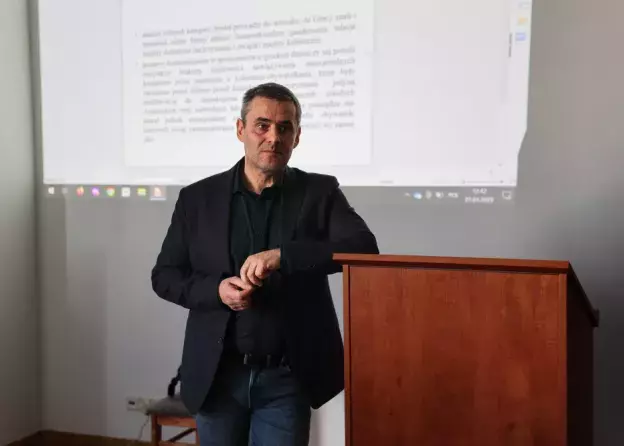 Dr hab. Paweł Sawiński, prof. UAM z wykładem pt. "Homoerotyzm w świecie starożytnych Greków…