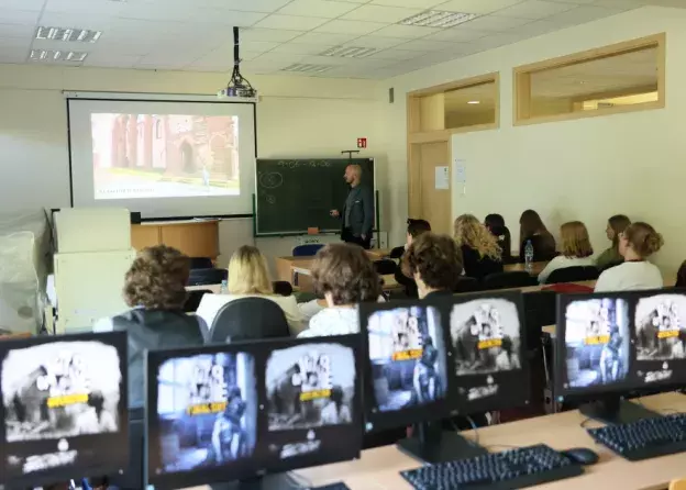 Dr Derengowski i dr Kulczykowski poprowadzili zajęcia dla "Zdolnych z Pomorza"