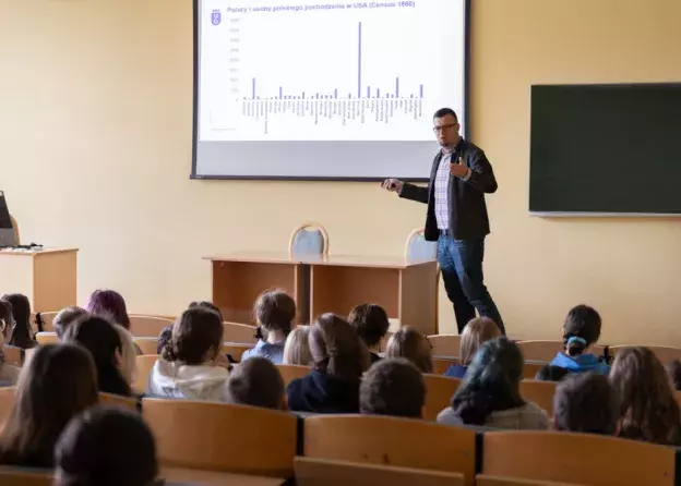 Wykład dr. Piotra Derengowskiego dla uczniów XV LO w Gdańsku