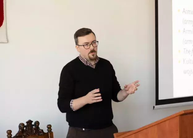 Dr Michał Faszcza z Uniwersytetu Śląskiego w…