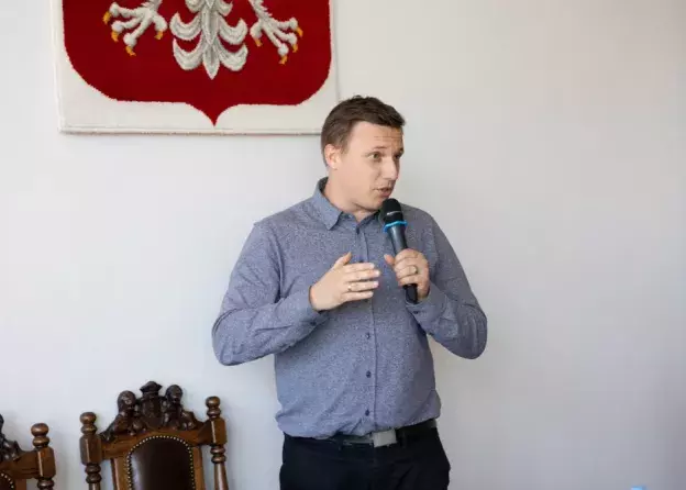 Spotkanie z Piotrem Małeckim – popularyzatorem historii i twórcą kanału „Powojnie”