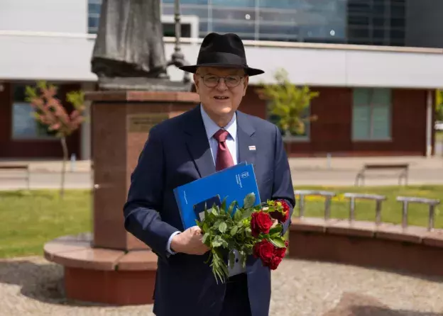 Medal Bene merito et merenti dla Prof. Johna…