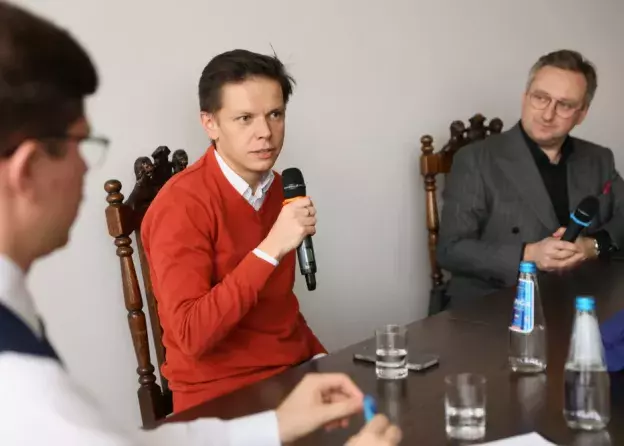 Polityka historyczna i współczesne mity –…