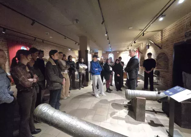 Wizyta studentów i studentek II roku historii UG…